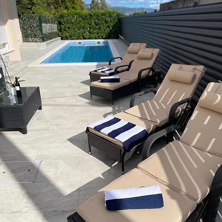 Apartman Karmen Sinj
