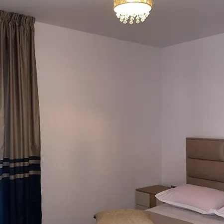 Apartman Karmen *